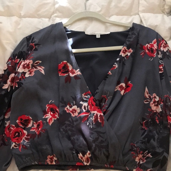 floral blouse! - Picture 2 of 3
